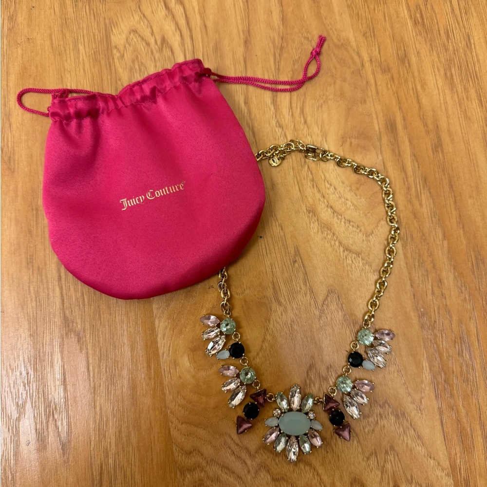 🚨MAKE AN OFFER🚨 Juicy Couture Gold Tone Rhinestone Statement Necklace